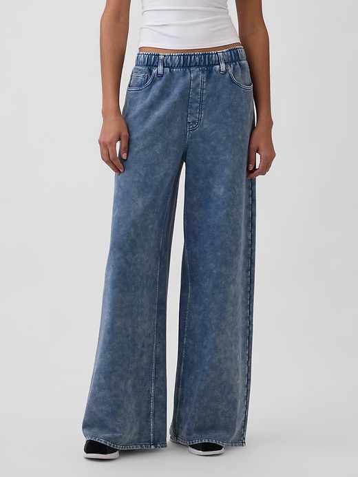 jeans larghi e pesanti della tuta