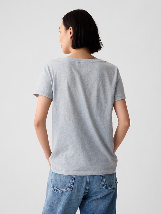 t-shirt vintage in cotone biologico con scollo a v