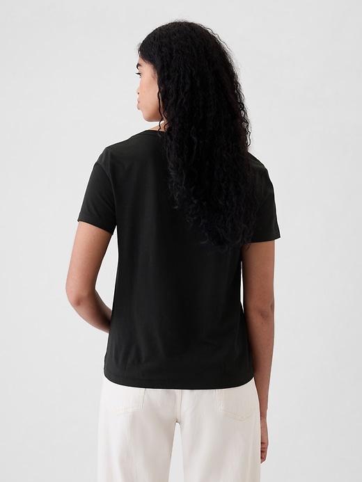 t-shirt vintage in cotone biologico con scollo a v