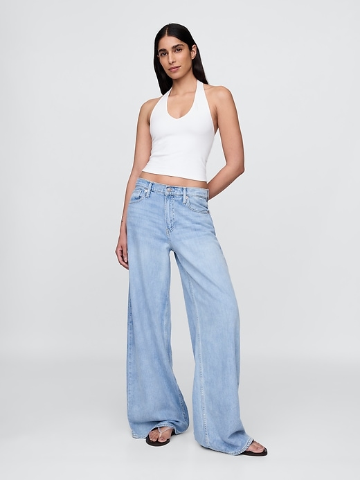 top corto con scollo allamericana in maglia stretta