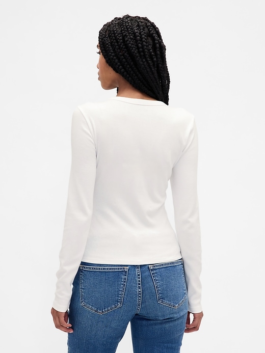 cardigan moderno con scollo rotondo