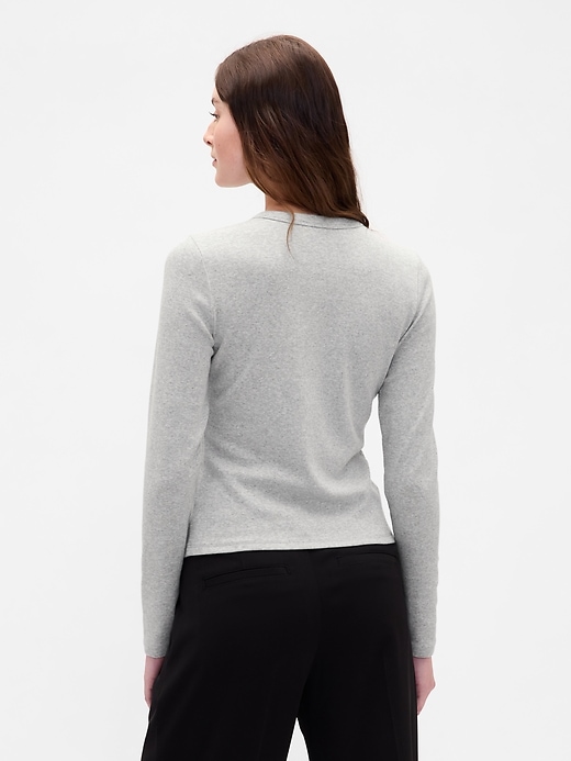 cardigan moderno con scollo rotondo