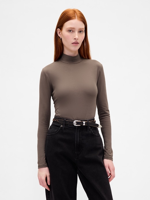 t-shirt a collo alto in jersey closeknit