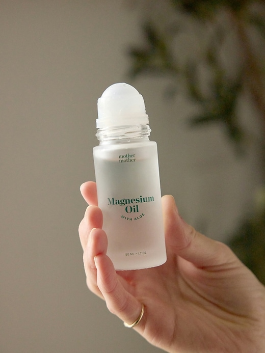 rullo di olio di magnesio e aloe mother mother