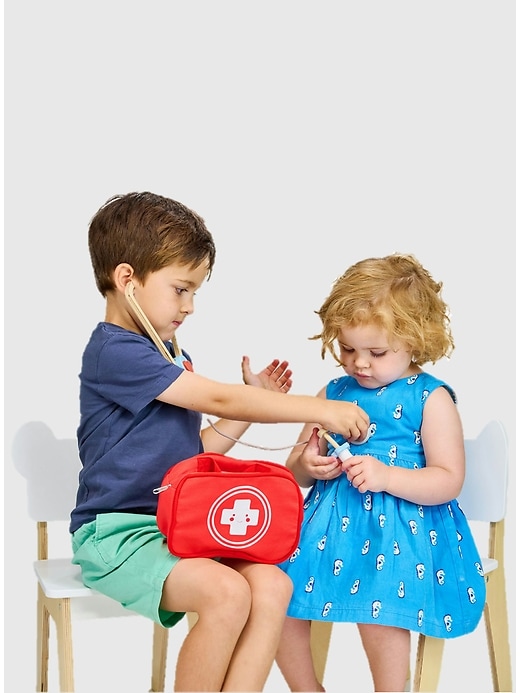il mio kit di pronto soccorso giocattolo per bambini