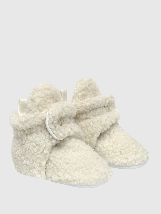 scarpine robeez baby sherpa snap