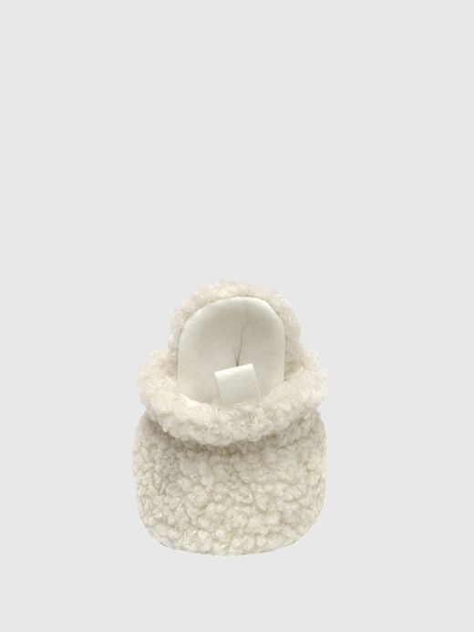 scarpine robeez baby sherpa snap
