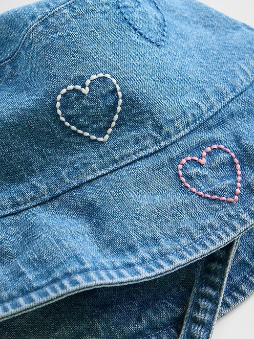 cappello da pescatore con cuore ricamato in denim per bambini
