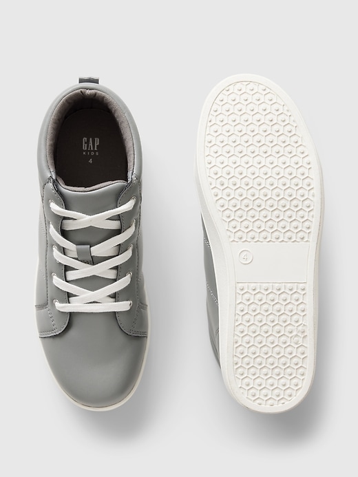 sneakers alte per bambini