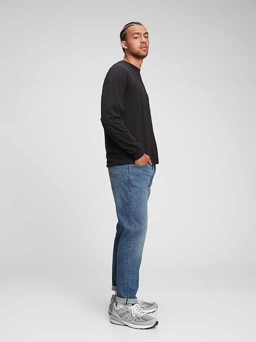 jeans sportivi affusolati