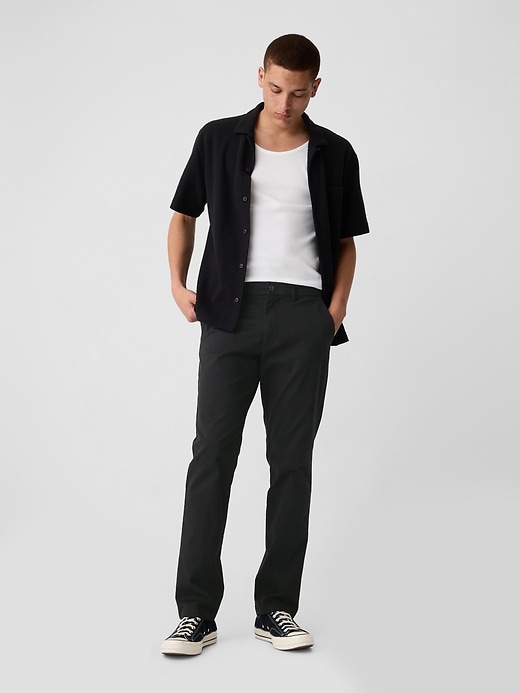 pantaloni cachi dritti moderni