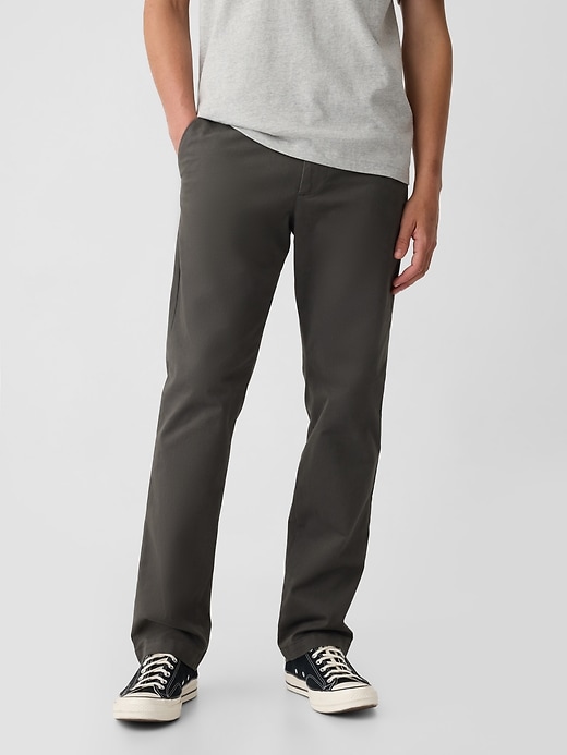 pantaloni cachi dritti moderni