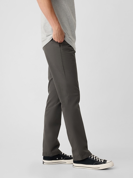 pantaloni cachi dritti moderni