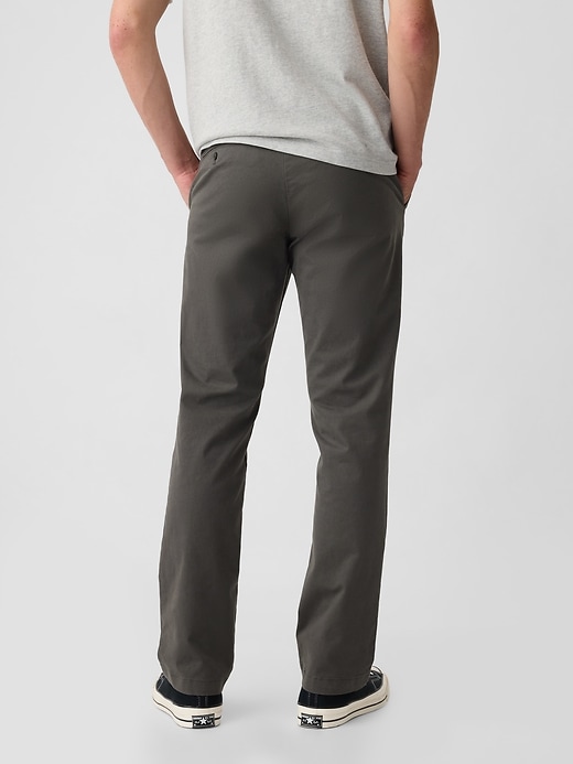 pantaloni cachi dritti moderni