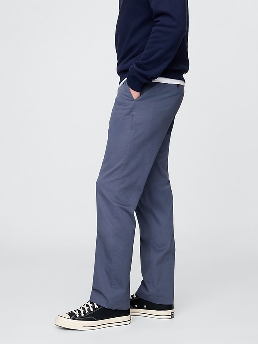 pantaloni cachi dritti moderni