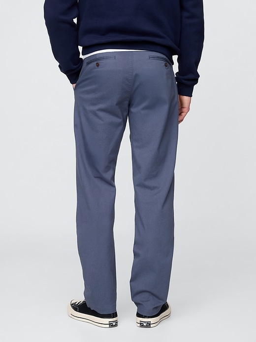 pantaloni cachi dritti moderni