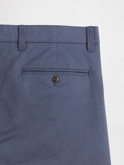 pantaloni cachi dritti moderni