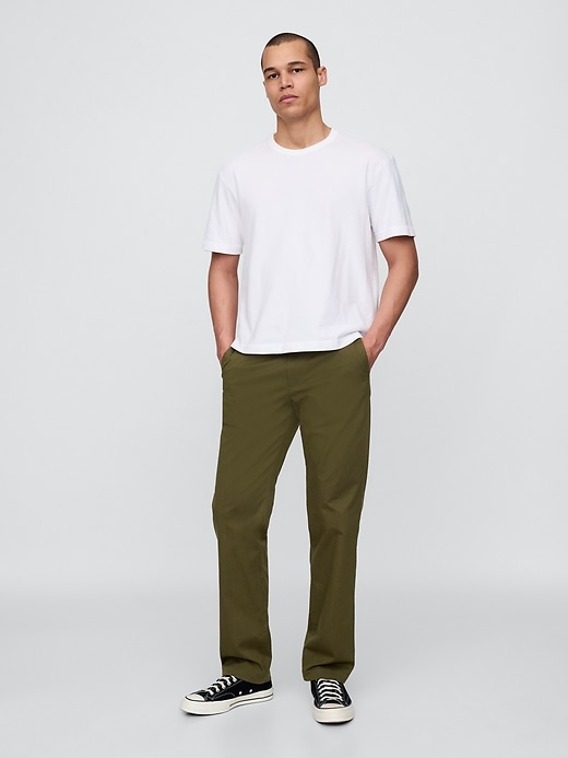 pantaloni cachi dritti moderni