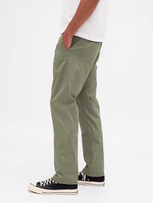 pantaloni cachi dritti moderni