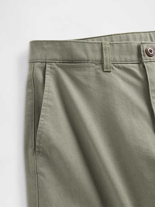 pantaloni cachi dritti moderni