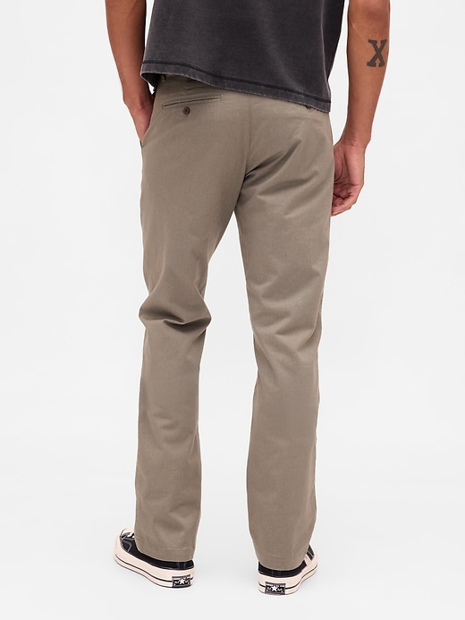 pantaloni cachi dritti moderni