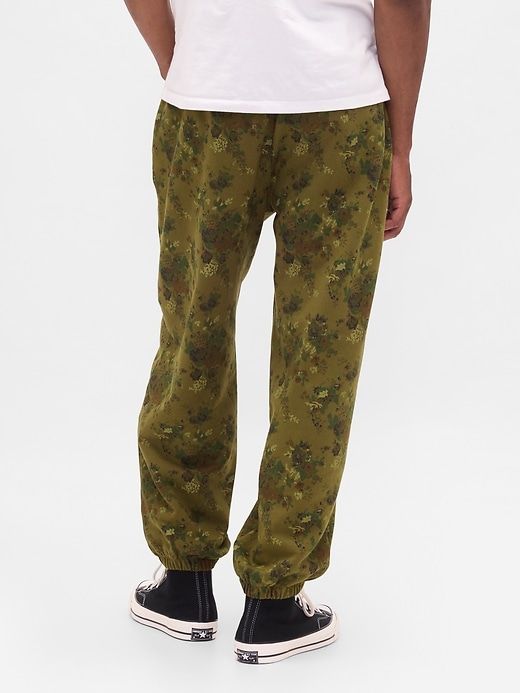 pantaloni della tuta larghi e pesanti