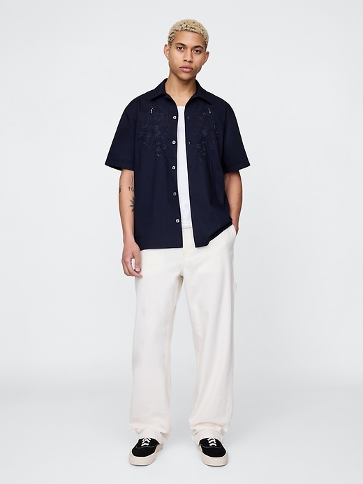 camicia in popeline con occhielli