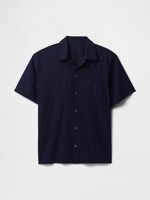 camicia in popeline con occhielli