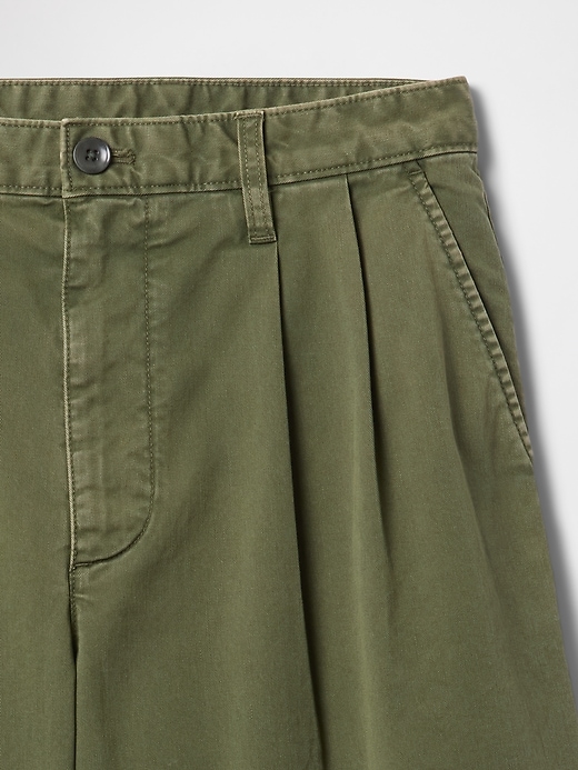pantaloncini plissettati color cachi