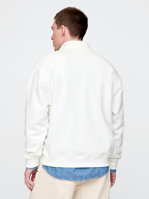 maglione pesante con logo ad arco