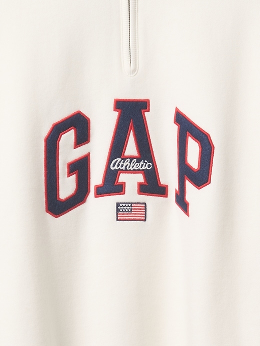 maglione pesante con logo ad arco