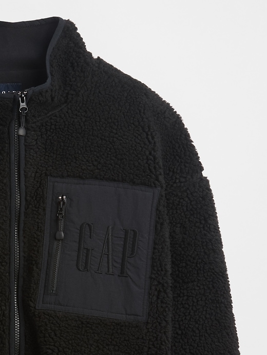 giacca con zip e logo oversize in sherpa riciclato