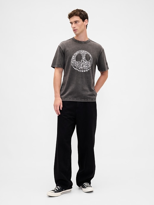 maglietta gap × disney the nightmare before christmas di tim burton con teschio