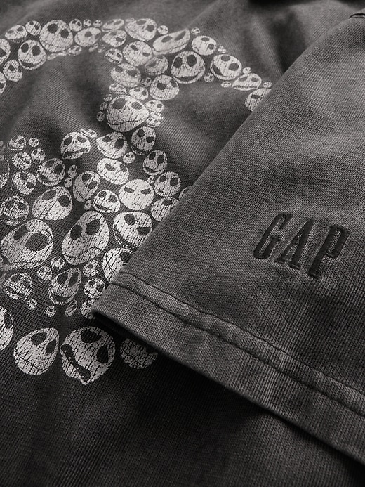 maglietta gap × disney the nightmare before christmas di tim burton con teschio